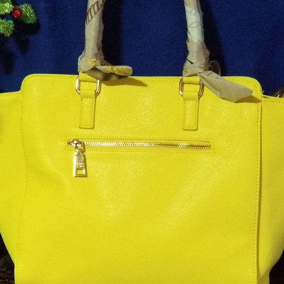 New  BCBG Paris Satchel handbag 100% Authentic - Picture 7 of 7